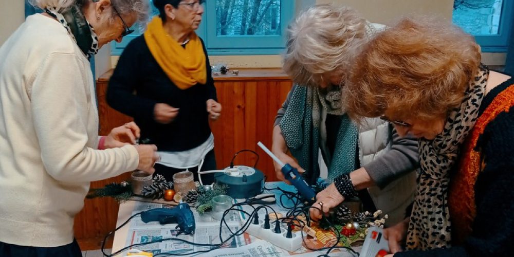 Atelier créatif, création d’un centre de table pour Noël